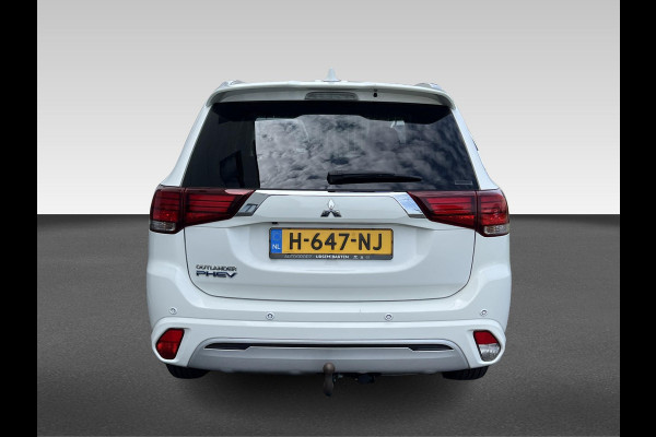 Mitsubishi Outlander 2.4 PHEV Pure | trekhaak