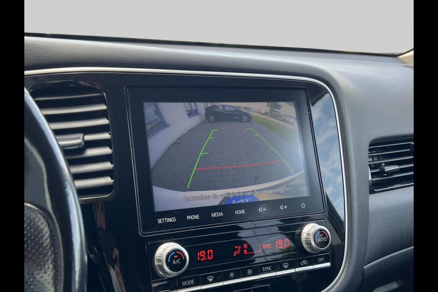 Mitsubishi Outlander 2.4 PHEV Pure | trekhaak