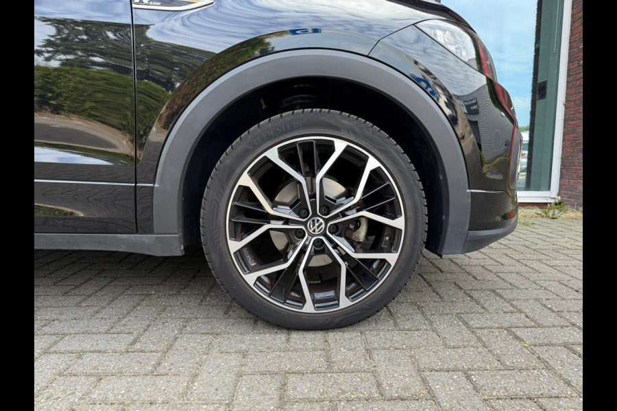 Volkswagen T-Cross 1.0 TSI Style Business R - Automaat- Navi - Trekhaak - Climate