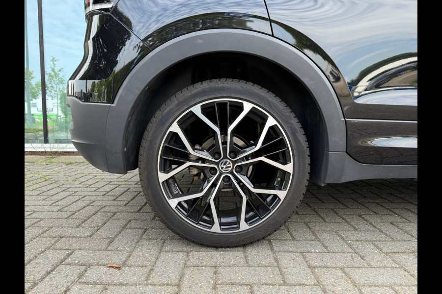 Volkswagen T-Cross 1.0 TSI Style Business R - Automaat- Navi - Trekhaak - Climate