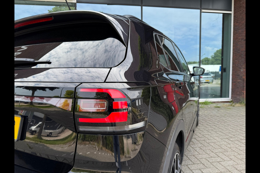 Volkswagen T-Cross 1.0 TSI Style Business R - Automaat- Navi - Trekhaak - Climate