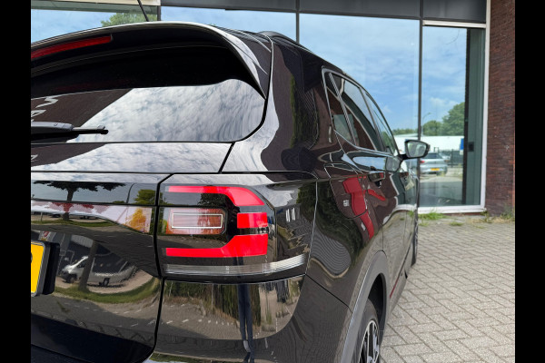 Volkswagen T-Cross 1.0 TSI Style Business R - Automaat- Navi - Trekhaak - Climate