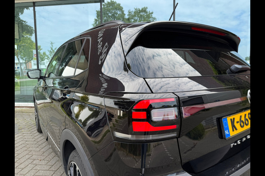Volkswagen T-Cross 1.0 TSI Style Business R - Automaat- Navi - Trekhaak - Climate