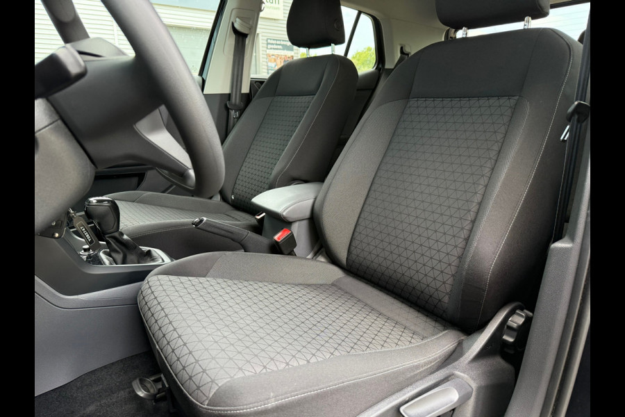 Volkswagen T-Cross 1.0 TSI Style Business R - Automaat- Navi - Trekhaak - Climate