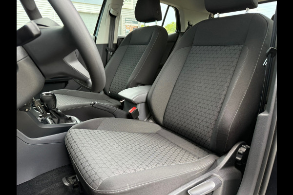 Volkswagen T-Cross 1.0 TSI Style Business R - Automaat- Navi - Trekhaak - Climate