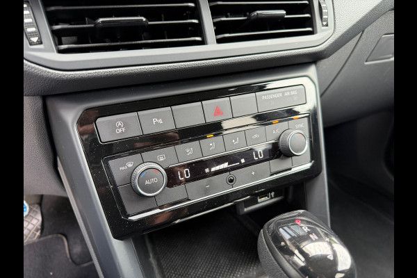 Volkswagen T-Cross 1.0 TSI Style Business R - Automaat- Navi - Trekhaak - Climate