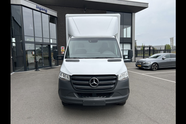 Mercedes-Benz Sprinter 516 CDI Bakwagen / Laadklep / Zijdeur / MBUX / Camera / Navigatie / Airco