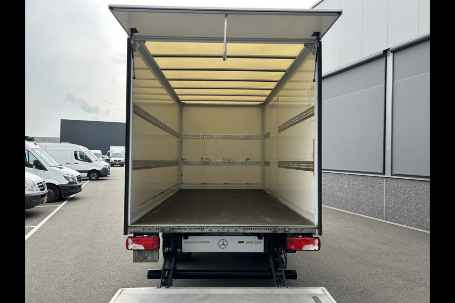 Mercedes-Benz Sprinter 516 CDI Bakwagen / Laadklep / Zijdeur / MBUX / Camera / Navigatie / Airco