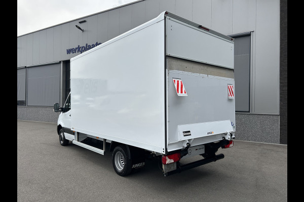 Mercedes-Benz Sprinter 516 CDI Bakwagen / Laadklep / Zijdeur / MBUX / Camera / Navigatie / Airco