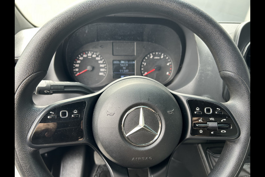 Mercedes-Benz Sprinter 516 CDI Bakwagen / Laadklep / Zijdeur / MBUX / Camera / Navigatie / Airco