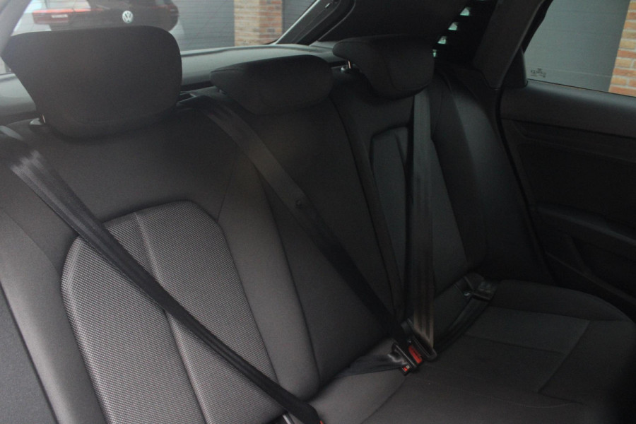 Audi A3 Sportback 35 TFSI Pro Line Park Assistent Lane assist