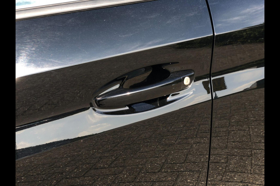Peugeot 208 1.2 PureTech Allure | Half leder, Virt. Cockp., Navi, 360 Camera, ACC, Climate | Facelift model! |