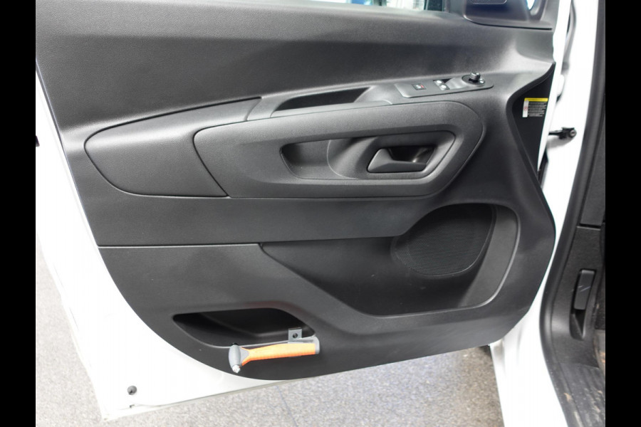 Peugeot Partner 100pk L1 Navigatie Apple Carplay Trekhaak Parkeersensoren Camera  Cruise control
