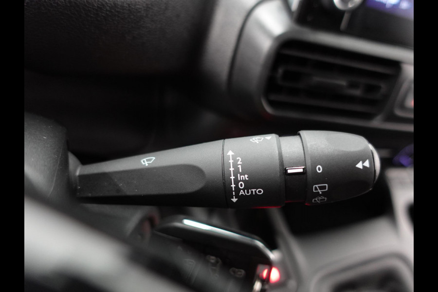 Peugeot Partner 100pk L1 Navigatie Apple Carplay Trekhaak Parkeersensoren Camera  Cruise control