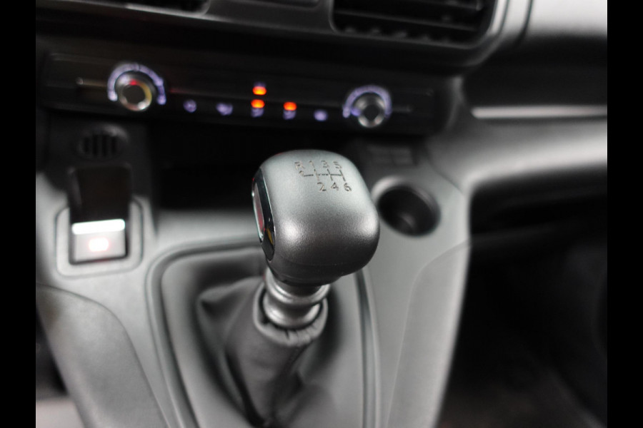 Peugeot Partner 100pk L1 Navigatie Apple Carplay Trekhaak Parkeersensoren Camera  Cruise control