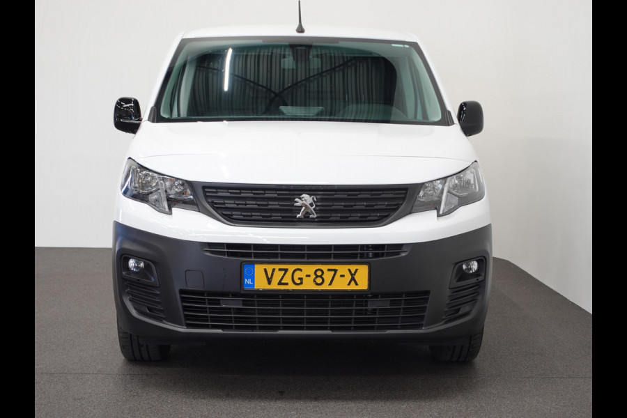 Peugeot Partner 100pk L1 Navigatie Apple Carplay Trekhaak Parkeersensoren Camera  Cruise control