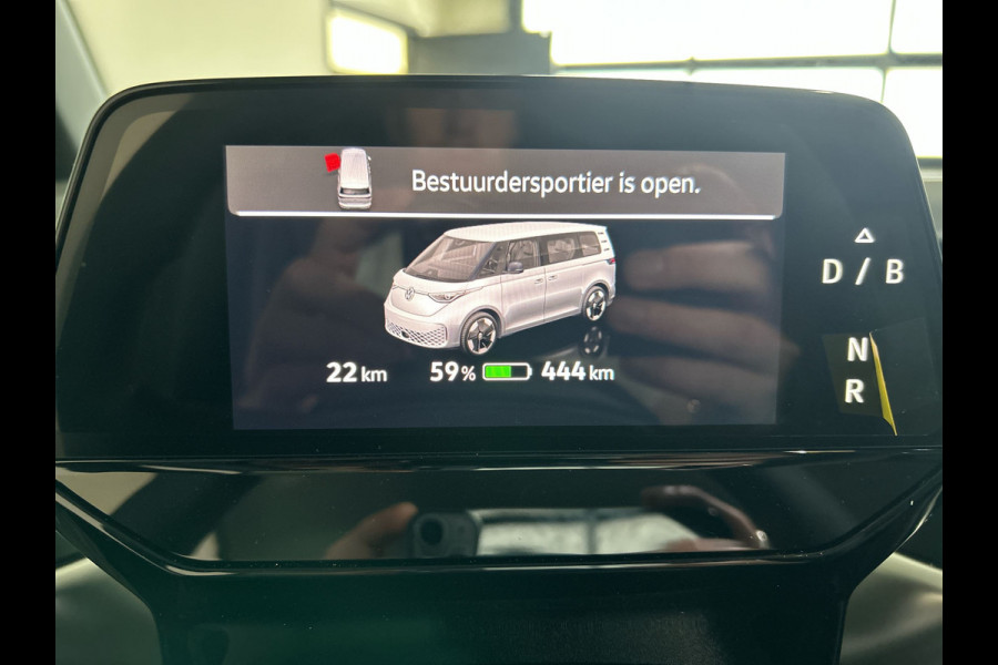 Volkswagen ID. Buzz Pro 86 kWh Lang 7 persoons | Warmtepomp | Verwarmbaar stuurwiel | Apple carplay & Android auto! |