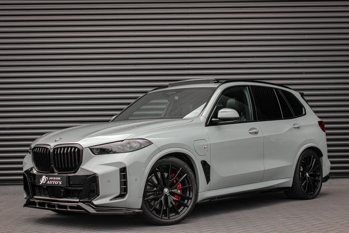 BMW X5 XDrive50e High Executive / HEAD- UP / PANO- DAK / 4- WHEEL STRURING / LUCHTVERING / DRIVING ASSISANT / SOFTCLOSE / M- SEATS BMW X5 XDrive50e High Executive / HEAD- UP / PANO- DAK / 4- WHEEL STRURING / LUCHTVERING / DRIVING ASSISANT / SOFTCLOSE / M- SEATS