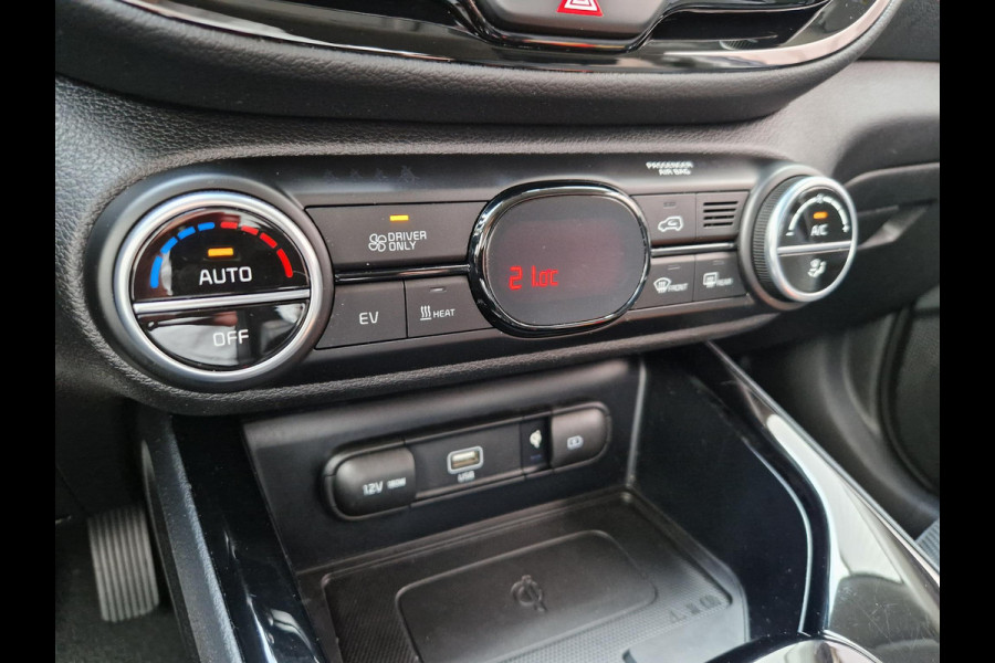 Kia e-Soul ExecutiveLine 64 kWh Kia e-Soul ExecutiveLine 64kWh Automaat | Leder | Harman/Kardon | Clima | Navi | Camera | PDC | Cruise | LED |