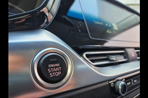 Kia Niro 1.6 GDi Hybrid ExecutiveLine | Trekhaak | Stoelventilatie | Camera | Leder | Key-Less | BSD | Pano |