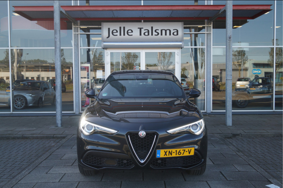 Alfa Romeo Stelvio 2.0T AWD 200pk Super│Veloce interieur│18'' velgen│PDC│Camera│Stoel-stuur verwarmbaar