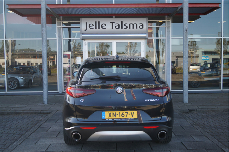 Alfa Romeo Stelvio 2.0T AWD 200pk Super│Veloce interieur│18'' velgen│PDC│Camera│Stoel-stuur verwarmbaar