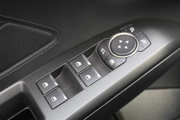 Ford FOCUS Wagon 1.0-125pk EcoBoost Titanium Business. Ruime, zeer geschikte gezinsauto ! Autm. airco dual, stoel-, stuur- en voorraamverw., LM wielen, trekhaak, metallic lak, navigatie, telefoonvoorb., cruise control etc