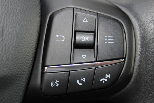 Ford FOCUS Wagon 1.0-125pk EcoBoost Titanium Business. Ruime, zeer geschikte gezinsauto ! Autm. airco dual, stoel-, stuur- en voorraamverw., LM wielen, trekhaak, metallic lak, navigatie, telefoonvoorb., cruise control etc