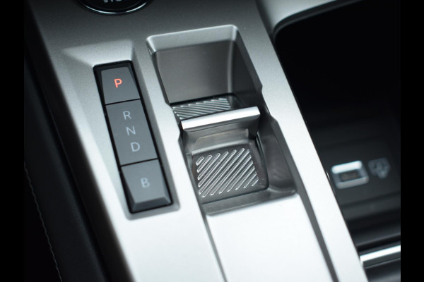 Peugeot 308 1.6 Plug-in Hybrid 180 Allure TREKHAAK | NAVI & CARPLAY | CAMERA MET SENSOREN | E.C.C. |