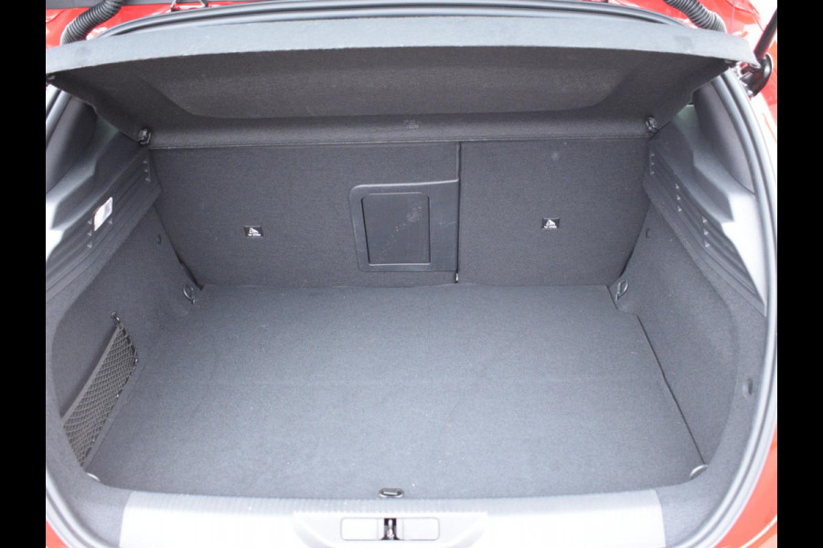 Peugeot 308 1.6 Plug-in Hybrid 180 Allure TREKHAAK | NAVI & CARPLAY | CAMERA MET SENSOREN | E.C.C. |