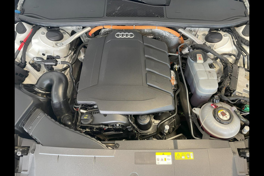 Audi A6 Avant 55 TFSI e quattro Competition 367PK AIRCO NAVI CRUISE BT CAMERA STOELVERW VELGEN DIG TELLER VELGEN 21INCH NIEUWSTAAT