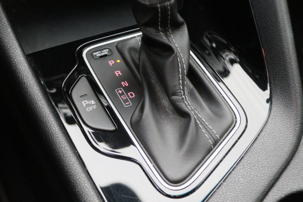 Kia Niro 1.6 GDi Hybrid DynamicLine Automaat Camera, Apple Carplay, LED, Rijstrooksensor, Climate, PDC