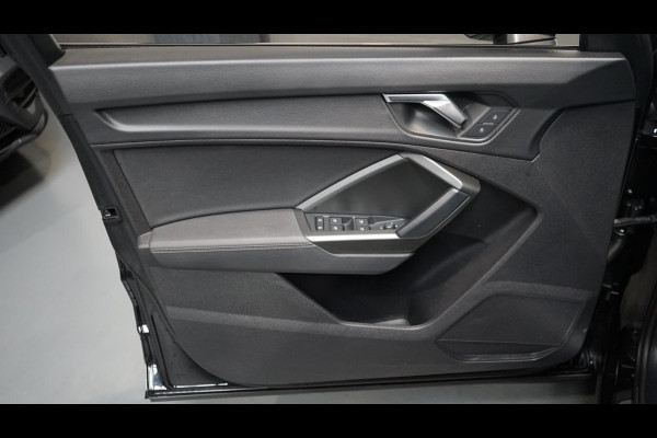 Audi Q3 Sportback 35 TFSI 3x S-Line Black Optik AUTOMAAT-ACC-CAMERA-DRIVE SELECT-KEYLESS-MATRIX LED-NAVIGATIE