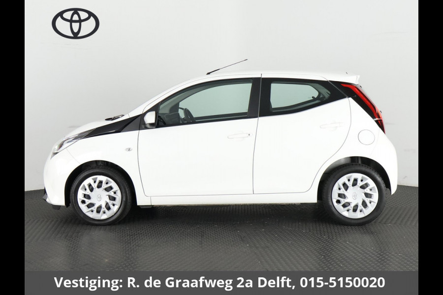 Toyota Aygo 1.0 VVT-i X-Play | Dealer onderhouden | Apple Carplay & AndroidAUTO | Airco | 1e eigenaar