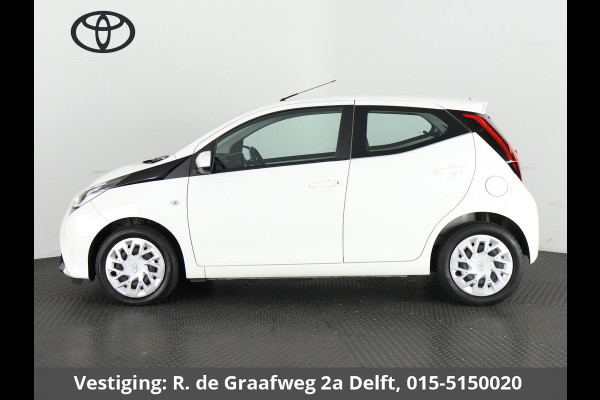 Toyota Aygo 1.0 VVT-i X-Play | Dealer onderhouden | Apple Carplay & AndroidAUTO | Airco | 1e eigenaar