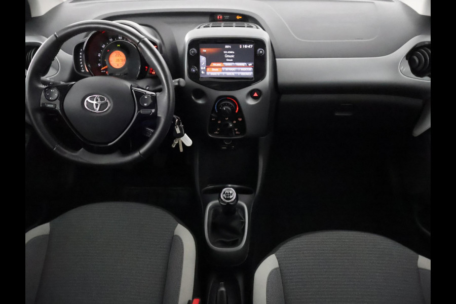 Toyota Aygo 1.0 VVT-i X-Play | Dealer onderhouden | Apple Carplay & AndroidAUTO | Airco | 1e eigenaar