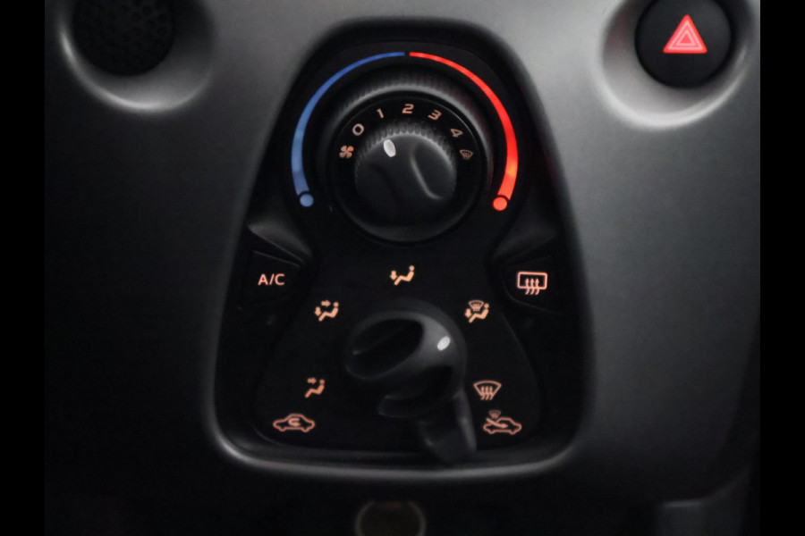 Toyota Aygo 1.0 VVT-i X-Play | Dealer onderhouden | Apple Carplay & AndroidAUTO | Airco | 1e eigenaar