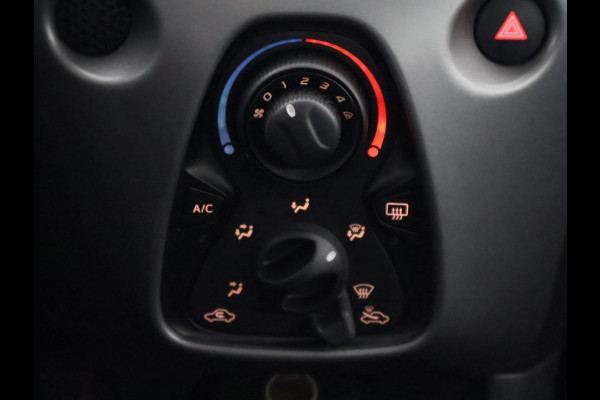 Toyota Aygo 1.0 VVT-i X-Play | Dealer onderhouden | Apple Carplay & AndroidAUTO | Airco | 1e eigenaar