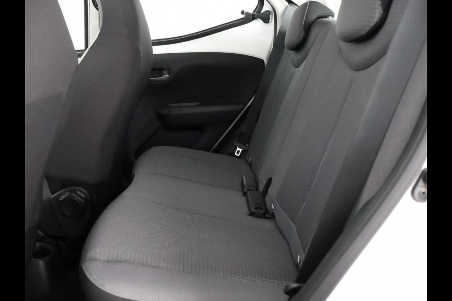 Toyota Aygo 1.0 VVT-i X-Play | Dealer onderhouden | Apple Carplay & AndroidAUTO | Airco | 1e eigenaar