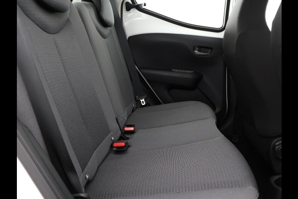 Toyota Aygo 1.0 VVT-i X-Play | Dealer onderhouden | Apple Carplay & AndroidAUTO | Airco | 1e eigenaar
