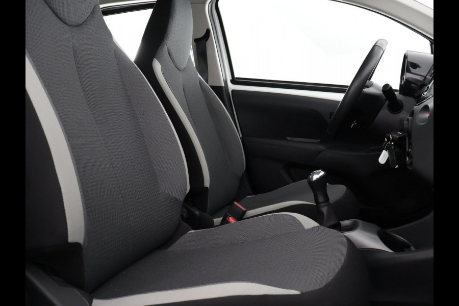 Toyota Aygo 1.0 VVT-i X-Play | Dealer onderhouden | Apple Carplay & AndroidAUTO | Airco | 1e eigenaar