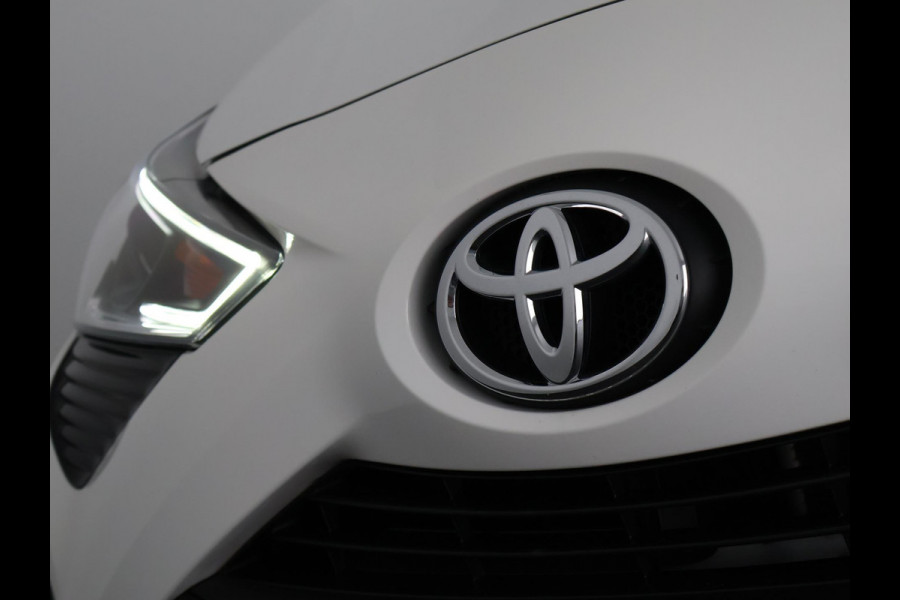 Toyota Aygo 1.0 VVT-i X-Play | Dealer onderhouden | Apple Carplay & AndroidAUTO | Airco | 1e eigenaar