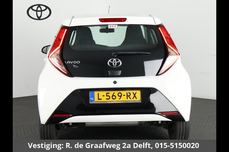 Toyota Aygo 1.0 VVT-i X-Play | Dealer onderhouden | Apple Carplay & AndroidAUTO | Airco | 1e eigenaar