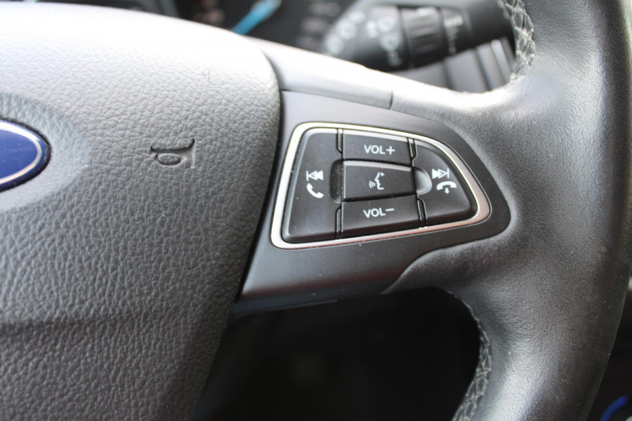 Ford FOCUS Wagon 1.5 EcoBoost 150 PK Titanium | Trekhaak | 1500 KG Trekgewicht | Navigatie | PDC V + A | Climate Control | Cruise Control | Voorruitverwarming | Dealeronderhouden