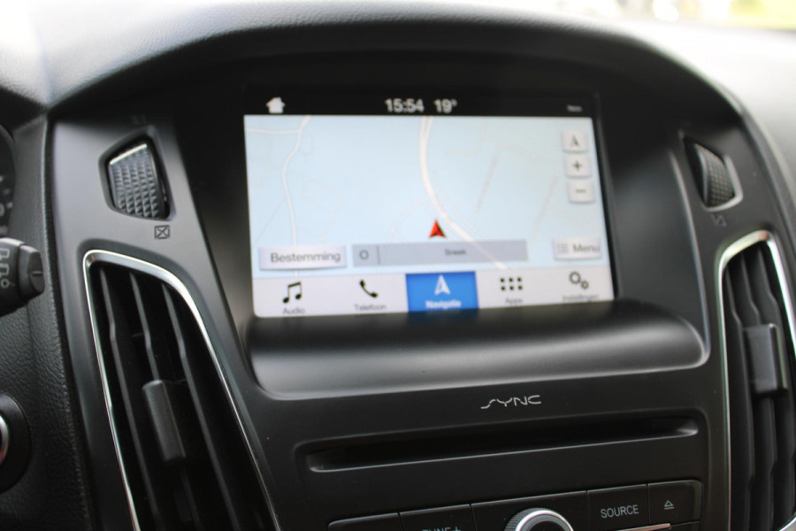 Ford FOCUS Wagon 1.5 EcoBoost 150 PK Titanium | Trekhaak | 1500 KG Trekgewicht | Navigatie | PDC V + A | Climate Control | Cruise Control | Voorruitverwarming | Dealeronderhouden