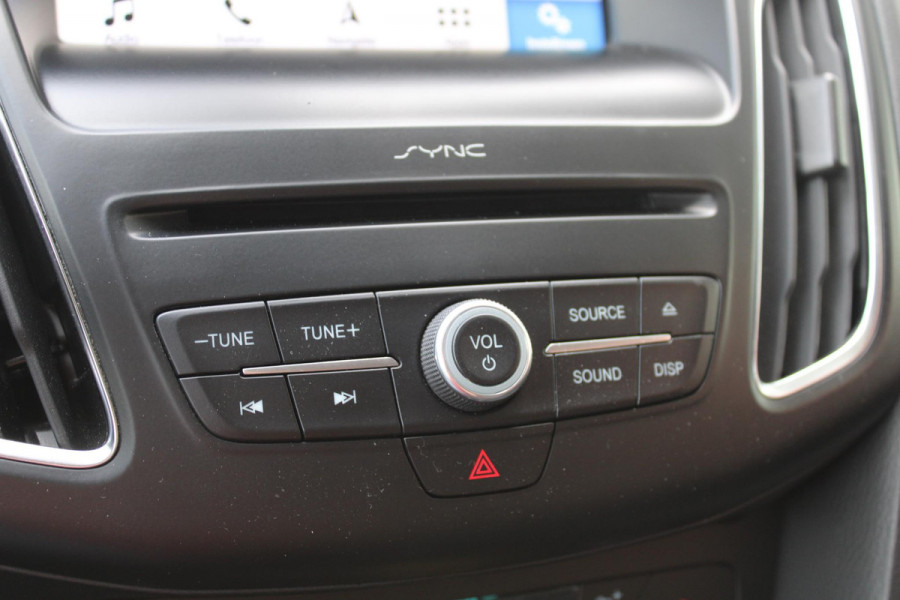 Ford FOCUS Wagon 1.5 EcoBoost 150 PK Titanium | Trekhaak | 1500 KG Trekgewicht | Navigatie | PDC V + A | Climate Control | Cruise Control | Voorruitverwarming | Dealeronderhouden