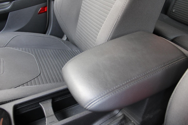 Ford FOCUS Wagon 1.5 EcoBoost 150 PK Titanium | Trekhaak | 1500 KG Trekgewicht | Navigatie | PDC V + A | Climate Control | Cruise Control | Voorruitverwarming | Dealeronderhouden