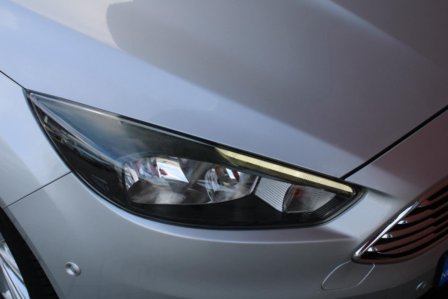 Ford FOCUS Wagon 1.5 EcoBoost 150 PK Titanium | Trekhaak | 1500 KG Trekgewicht | Navigatie | PDC V + A | Climate Control | Cruise Control | Voorruitverwarming | Dealeronderhouden