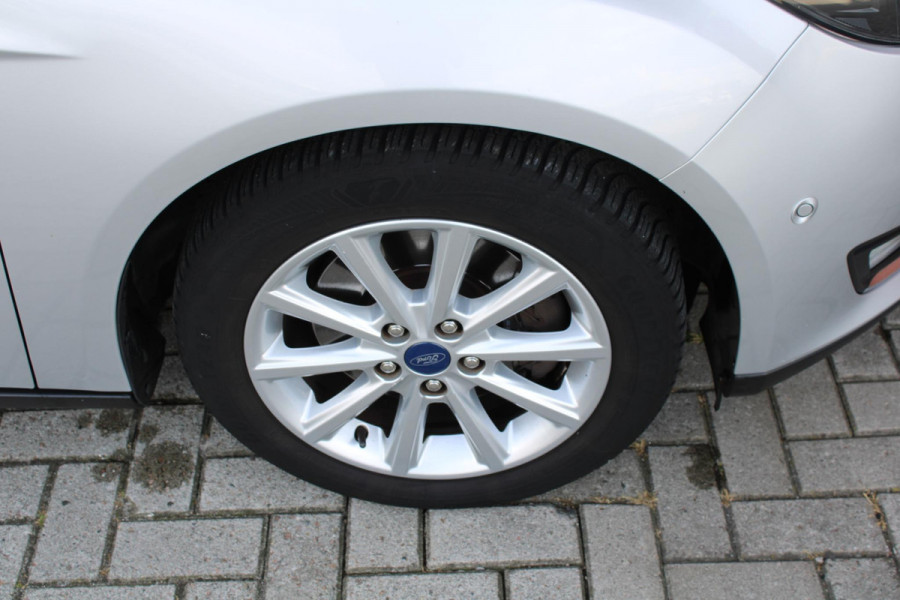 Ford FOCUS Wagon 1.5 EcoBoost 150 PK Titanium | Trekhaak | 1500 KG Trekgewicht | Navigatie | PDC V + A | Climate Control | Cruise Control | Voorruitverwarming | Dealeronderhouden