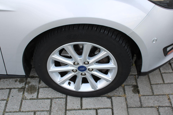 Ford FOCUS Wagon 1.5 EcoBoost 150 PK Titanium | Trekhaak | 1500 KG Trekgewicht | Navigatie | PDC V + A | Climate Control | Cruise Control | Voorruitverwarming | Dealeronderhouden